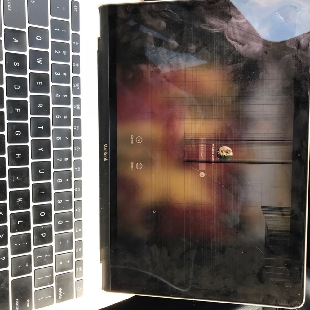 MacBook - Picture 3 of 4